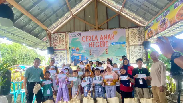 Penyaluran Bantuan Ceria Anak Negeri